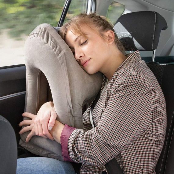 Надувна обіймальна подушка для подорожей (55х35х30см), в чохлі / Подушка-обіймашка для тривалих поїздок | Зображення 1