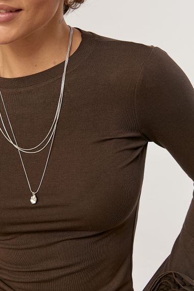 Однотонний лонг з трояндами на рукавах - коричневий цвет, ONE SIZE (є розміри) | Зображення 3