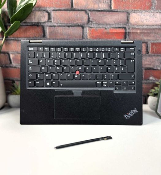 Ультрабук-трансформер Lenovo ThinkPad X13 Yoga Gen2 / 13.3" (1920x1080) IPS Touch / Intel Core i5-1145G7 (4 (8) ядра по 4.4 GHz) / 16 GB DDR4 / 256 GB SSD / Intel Iris Xe Graphics / WebCam / Стилус / Windows 10 Pro б/в | Зображення 5