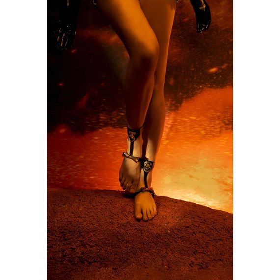 Поножі з італійської шкіри із золотими деталями Butterfly cuffs UPKO sexstyle | Зображення 4