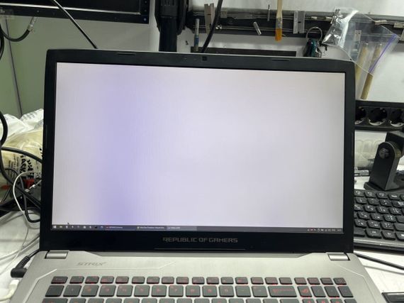 Игровой ноутбук Б-класс Asus ROG Strix GL702VM-DS74 / 17.3" (1920x1080) IPS / Intel Core i7-7700HQ (4 (8) ядра по 2.8 - 3.8 GHz) / 16 GB DDR4 / 960 GB SSD / nVidia GeForce GTX 1060, 3 GB GDDR5, 192-bit / WebCam б/у + Подарок Беспроводная мышь HOCO GM28 | Зображення 5