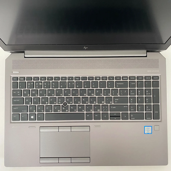 Мобільна робоча станція Б-клас HP zBook 15 G6 / 15.6" (1920x1080) IPS / Intel Core i7-9850H (6 (12) ядер по 2.6 - 4.6 GHz) / 32 GB DDR4 / 256 GB SSD / nVidia Quadro T1000, 4 GB GDDR5, 128-bit / Fingerprint / WebCam / HDMI б/в + Подарунок Миша / USB | Зображення 2