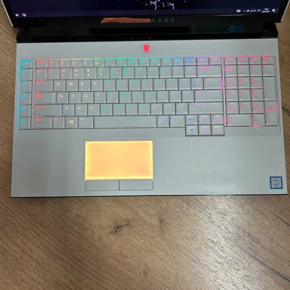Ноутбук Dell Alienware Area 17,3" 144Hz i7 9700K 32Gb SSD 256Gb+HDD RTX 2080 Б/В | Зображення 7