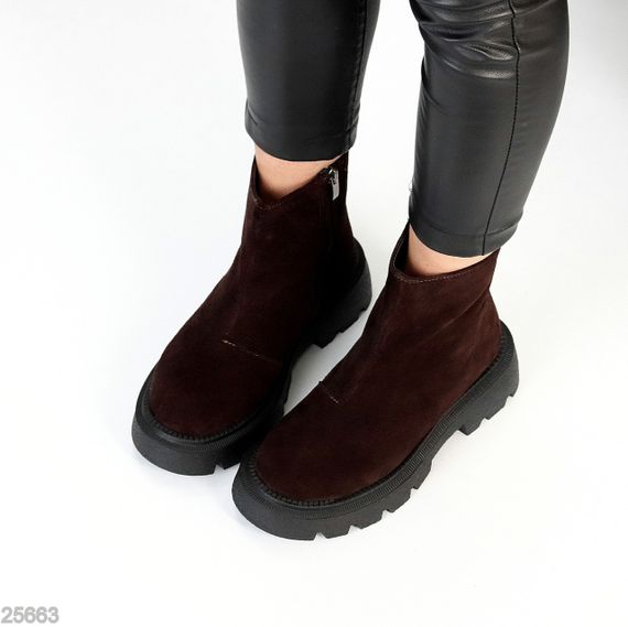 Шикарні зимові лаконічні черевики натуральна замша колір Шоколад | Зображення 3