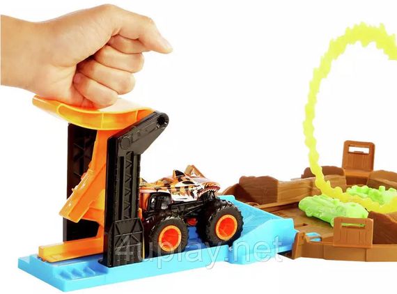 Трек Хот Вілс Монстр-трак. Шина трамплін. Трюкова арена. Hot Wheels Monster Trucks Stunt Tire Playset Exclusive | Зображення 4