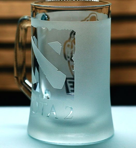 Пивний келих з ручкою Dota 2  Дота 2 з гравіюванням Pudge 670 мл скляний кухоль сувенір для геймера | Зображення 2