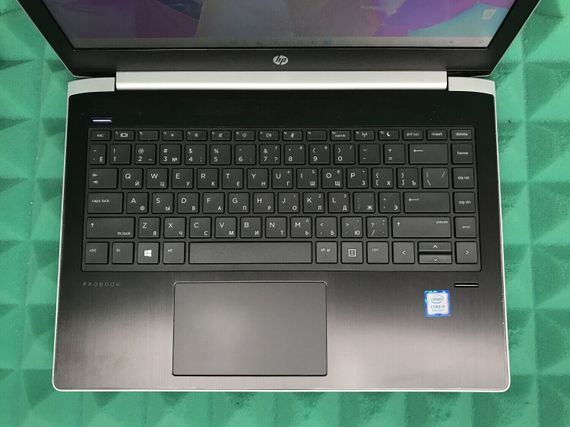 Ультрабук Б-класс HP ProBook 430 G5 / 13.3" (1366x768) TN / Intel Core i5-8250U (4 (8) ядра по 1.6 - 3.4 GHz) / 8 GB DDR4 / 128 GB SSD + 500 GB HDD / Intel UHD Graphics 620 / WebCam / Fingerprint / USB 3.1 / HDMI б/у | Зображення 3