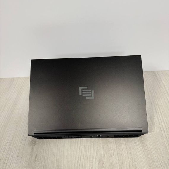 Ігровий ноутбук Б-класу Maingear Vector Pro 2 MG-VCP2-15I3070T / 15,6" (2560x1440) IPS / Intel Core i9-12900H (14 (20) ядер по 3,8 - 5,0 ГГц) / 16 ГБ DDR5 / 512 ГБ SSD NVMe / nVidia GeForce RTX 3070 Ti, 8 ГБ GDDR6, 256-біт / WebCam б/в | Зображення 2