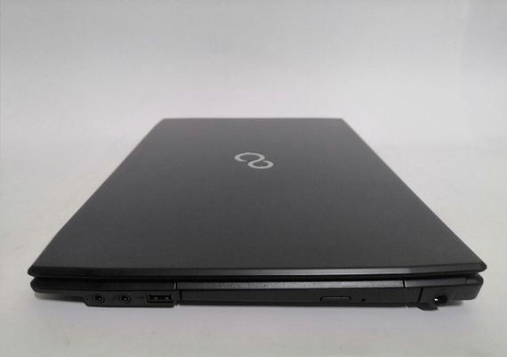 Ноутбук Fujitsu LifeBook A544 / 15.6" (1366x768) TN / Intel Core i3-4005U (2 (4) ядра по 1.7 GHz) / 4 GB DDR3 / 500 GB HDD / Intel HD Graphics 4600 / WebCam / DVD-ROM б/в | Зображення 3