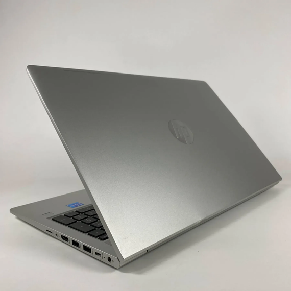 Ультрабук Б-клас HP ProBook 450 G8 / 15.6" (1920x1080) IPS Touch / Intel Core i5-1135G7 (4 (8) ядра по 2.4 - 4.2 GHz) / 16 GB DDR4 / 256 GB SSD / Intel Iris Xe Graphics / WebCam / TouchID б/в + Подарунок Бездротова миша / USB | Зображення 6