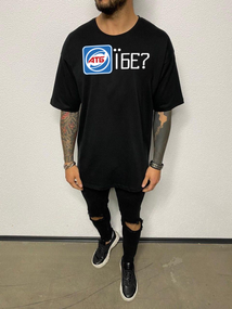 Футболка з мерчем