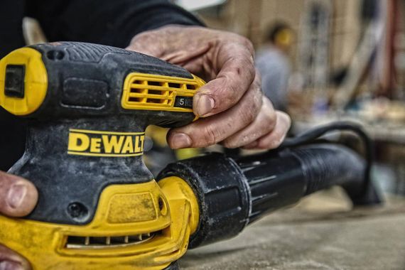 Шліфмашина ексцентрикова мережева 125мм DeWALT DWE6423 | Зображення 5