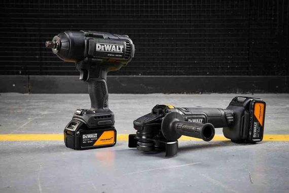 Набір із двох інструментів акумуляторних безщіткових McLaren F1 TEAM SPECIAL EDITION DeWALT DCK2225MP2T | Зображення 5