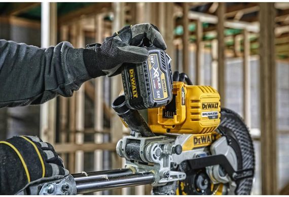 Пила торцовочная аккумуляторная бесщёточная 250*30мм DeWALT DCS727N | Зображення 4