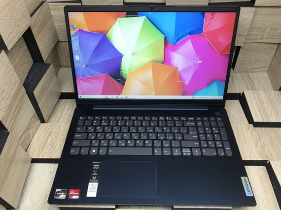 Ультрабук Б-класс Lenovo IdeaPad 3 15ABA7 / 15.6" (1920x1080) IPS / AMD Ryzen 7 5825U (8 (16) ядра по 2.0 - 4.5 GHz) / 8 GB DDR4 / 256 GB SSD / AMD Radeon Graphics / WebCam б/у | Зображення 1