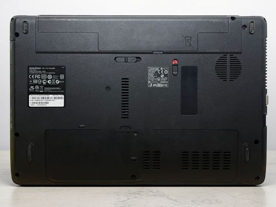 Ноутбук Б-класс Acer eMachines e729 / 15.6" (1366x768) TN / Intel Pentium P6200 (2 ядра по 2.13 GHz) / 4 GB DDR3 / 120 GB SSD / Intel HD Graphics / WebCam б/у | Зображення 4