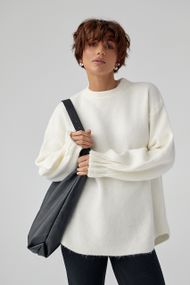 В'язаний вільний джемпер з оригінальними манжетами на рукавах - молочний цвет, ONE SIZE (є розміри)