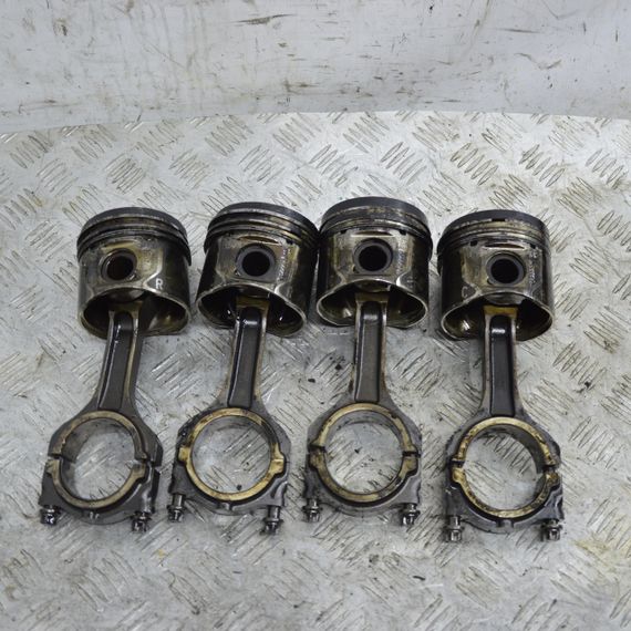 Шатун 1.8 TDCI Ford Tourneo Connect 2002-2013 Поршень Форд Торнео Коннект 082223HFR