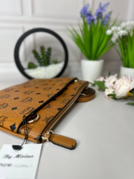 Женская сумка MCM Crossbody Pouch in Visetos Original Коричневая  wb061 | Зображення 1