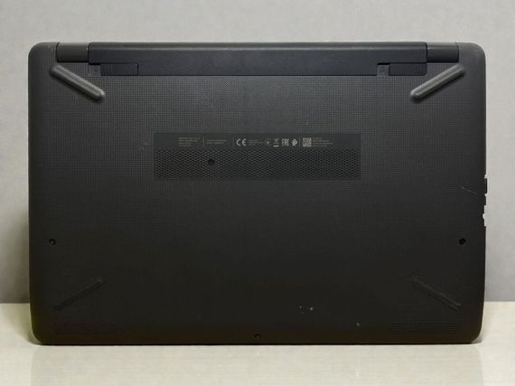Ноутбук HP 250 G6 / 15.6" (1920x1080) TN / Intel Core i3-6006U (2 (4) ядра по 2.0 GHz) / 4 GB DDR4 / 120 GB SSD / Intel HD Graphics 520 / WebCam б/в | Зображення 3