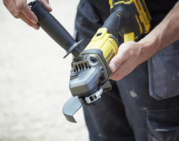 Шліфмашина кутова акумуляторна - болгарка акумуляторна Stanley FATMAX з АКБ та ЗП SFMCG400M2K | Зображення 3