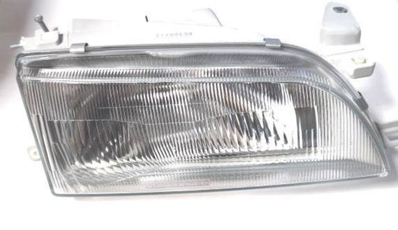 Фара Toyota Corolla E10 седан (91-97) права FP 8112 R2-E 81110-1E280A 81130-1E282
