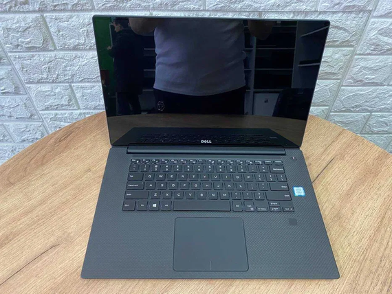 Ноутбук Сенсорний Dell XPS 9560 15.6"4K/IPS/i7 7700HQ/16Gb/SSD512/GTX1050-4Gb | Зображення 4