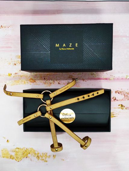Пара браслетів на зап'ясті та палець Bijoux Indiscrets MAZE Hand Bracelet Harness Brown, екошкіра | Зображення 3