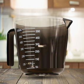 Мірний стакан пластиковий Maestro MR-1740-600 для рідини 600 мл чорний