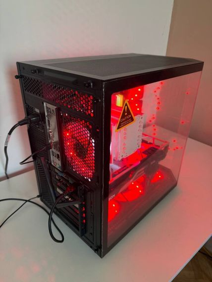 Ігровий ПК Vinga Warlike Black Tower New / AMD Ryzen 7 7700 (8 (16) ядер по 3.8 - 5.3 GHz) / 32 GB DDR5 / 256 GB SSD+1000 GB HDD / AMD Radeon RX 6900 XT Sapphire Nitro+, 16 GB GDDR6, 256-bit / Wi-Fi / 750W / Windows 11 б/в | Зображення 9