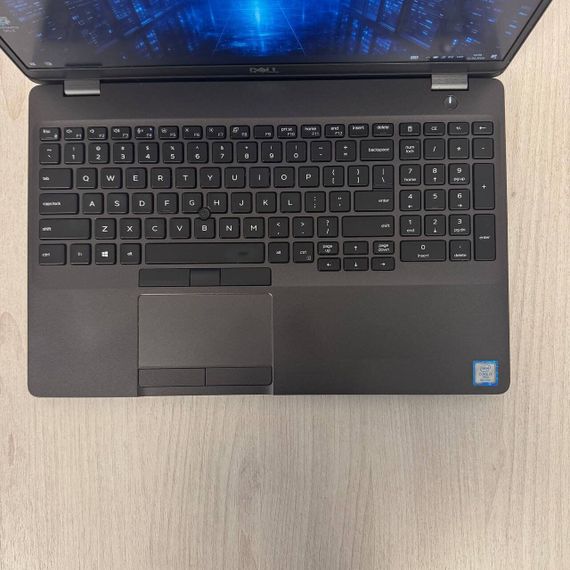 Ультрабук Dell Latitude 5500 / 15.6" (1920x1080) IPS / Intel Core i7-8665U (4 (8) ядра по 1.9 - 4.8 GHz) / 16 GB DDR4 / 256 GB SSD / AMD Radeon 540x, 2 GB GDDR5, 64-bit / WebCam б/у | Зображення 3