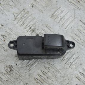 Кнопка склопідйомника Mazda 5 CR 2005-2010 Кнопка склопідйомника дверей Мазда 5 CD8566370