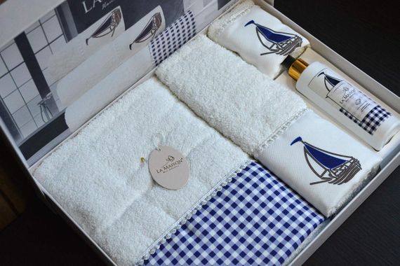 Подарунковий набір рушників La Maison, 3 шт. з ароматом Salor | Зображення 2