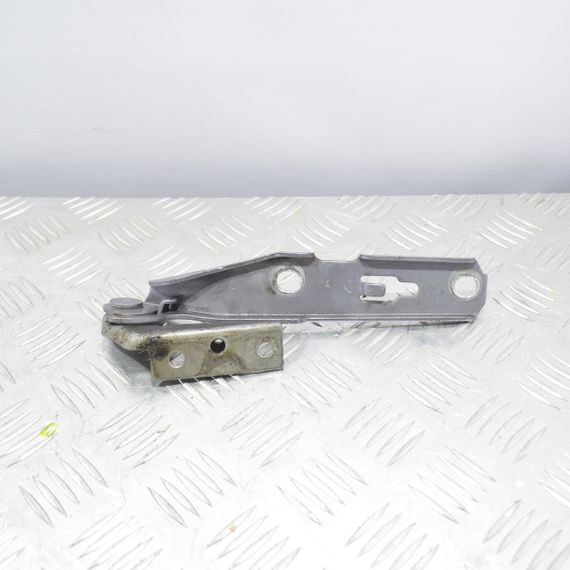 Петля капота ліва Audi A4 B6 B7 2000-2008 Шарнір капота лівий Ауді а4 б6 б7 8E0823301E | Зображення 1