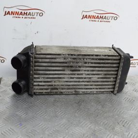 Радіатор інтеркулера Peugeot 206 1.6 HDI інтеркулер Пежо 9648402780