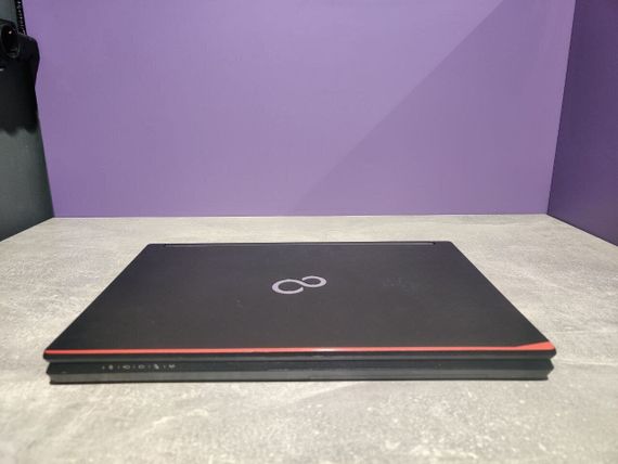 Ноутбук Fujitsu LifeBook E546 / 14" (1920x1080) IPS / Intel Core i5-6200U (2 (4) ядра по 2.3-2.8 GHz) / 8 GB DDR4 / 240 GB SSD / HD Graphics 520 / WebCam б/в | Зображення 4