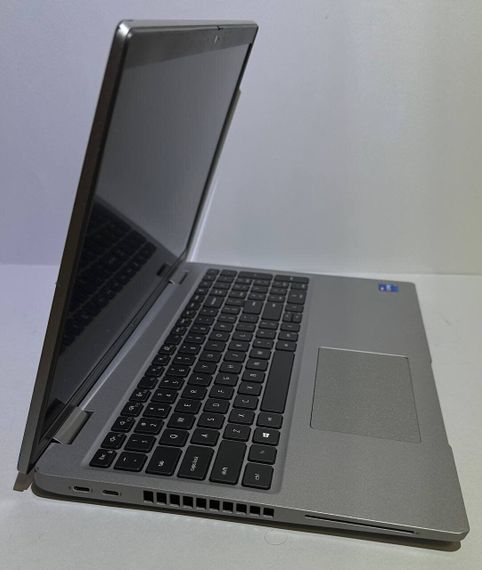 Мобильная рабочая станция Б-класс Dell Precision 3560 / 15.6" (1920x1080) TN / Intel Core i7-1165G7 (4 (8) ядра по 2.8 - 4.7 GHz) / 16 GB DDR4 / 256 GB SSD / nVidia Quadro T500, 2 GB GDDR6, 64-bit / WebCam / Win 11 Pro б/у | Зображення 3