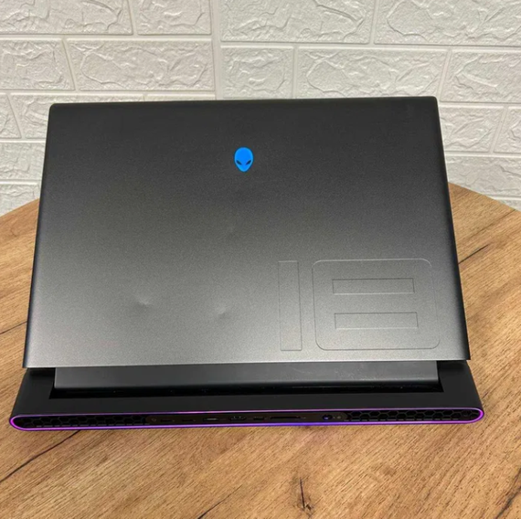 Ноутбук Dell Alienware m18 480Hz Ryzen 9 7945HX 32Gb SSD1Tb RX 7900M 16Gb Б/В | Зображення 6