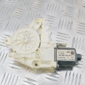 Моторчик склопідйомника передній правий Volkswagen Golf V 2003-2009 Мотор скла правих дверей Фольксваген Гольф 5 1K5837402AJ