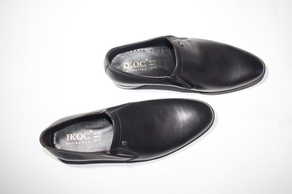 Шкіряні чорні туфлі на резинці 39 розмір | Зображення 1