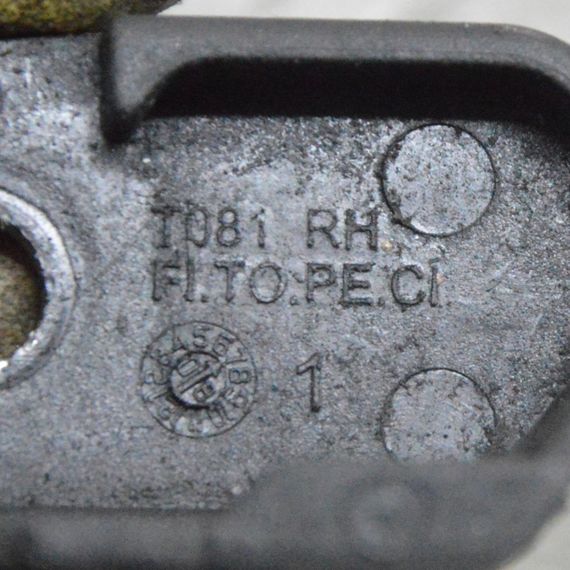 Відбійник кришки багажника Porsche Macan Cayenne 2014-2018 Упор кришки багажника Порш Макан Кайен T081RH | Зображення 3