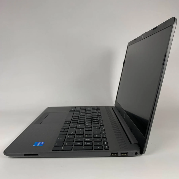 Ультрабук Б-класс HP 250 G8 / 15.6" (1920x1080) IPS / Intel Core i5-1135G7 (4 (8) ядра по 2.4 - 4.2 GHz) / 16 GB DDR4 / 256 GB SSD / Intel Iris Xe Graphics / WebCam / HDMI б/у + Подарок Беспроводная мышь / USB | Зображення 4