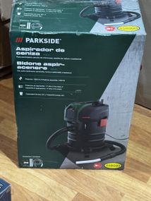 Пилосос промисловий для сухого та вологого прибирання Parkside з набором насадок
