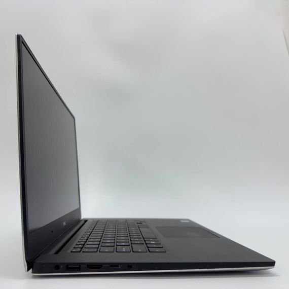 Мобільна робоча станція Б-клас Dell Precision 5520 / 15.6" (1920x1080) IPS / Intel Xeon E3-1505M v6 (4 (8) ядра по 3.0 - 4.0 GHz) / 16 GB DDR4 / 512 GB SSD / nVidia Quadro M1200, 4 GB GDDR5, 128-bit б/в + Подарунок Мишка та килимок | Зображення 6