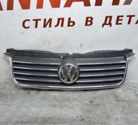 Решітка радіатора Volkswagen Passat B5 2000-2005 хром Фольксваген Пассат Б5 3B0853651L