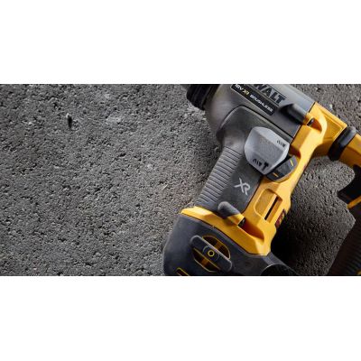 Перфоратор DeWALT бесщёточный, SDS PLUS, 18 В, 1.4 Дж, 2 реж. кейс TSTAK (без АКБ и ЗУ) (DCH172NT) | Зображення 2