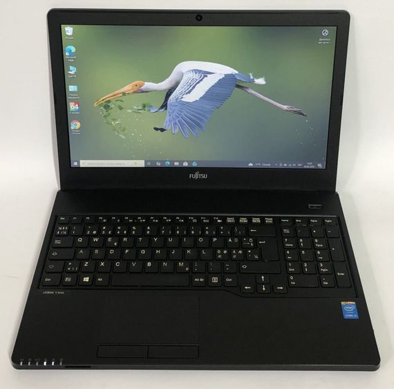 Ноутбук Fujitsu LifeBook A555 / 15.6" (1366x768) TN / Intel Core i3-5005U (2 (4) ядра по 2.0 GHz) / 8 GB DDR3 / 128 GB SSD / Intel HD Graphics 5500 / WebCam / Win 10 Pro б/в | Зображення 1