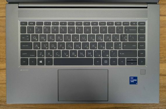 Мобильная рабочая станция HP ZBook Studio 15 G8 / 15.6" (1920x1080) IPS / Intel Core i7-11850H (8 (16) ядер по 2.5 - 4.8 GHz) / 32 GB DDR4 / 1000 GB SSD / nVidia RTX A3000, 6 GB GDDR6, 192-bit / WebCam / TouchID / Windows 11 б/у + Подарок Мышь / USB | Зображення 2