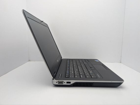Ноутбук Dell Latitude E6440 / 14" (1920x1080) TN / Intel Core i5-4310M (2 (4) ядра по 2.7 - 3.4 GHz) / 8 GB DDR3 / 128 GB SSD / Intel HD Graphics 4600 / DVD-ROM б/в | Зображення 3