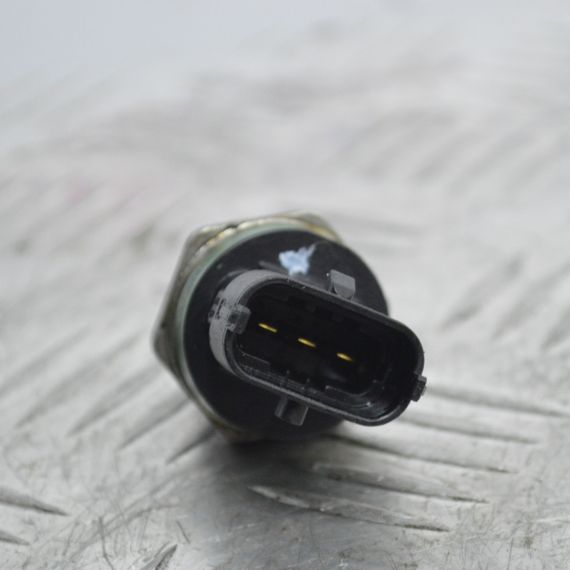 Датчик тиску палива в рейці 2.2 DCI Renault Laguna Vel Satis Рено Лагуна Вел Сатис 0281002839 H8200610764 | Зображення 1